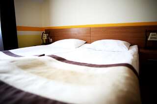 Мини-отель Hotel Folklor Мендзыжец-Подляски Двухместный номер «Премиум» с 1 кроватью или 2 отдельными кроватями-1