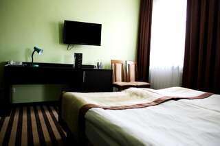 Мини-отель Hotel Folklor Мендзыжец-Подляски Двухместный номер «Премиум» с 1 кроватью или 2 отдельными кроватями-2
