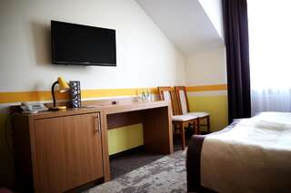 Мини-отель Hotel Folklor Мендзыжец-Подляски Двухместный номер «Премиум» с 1 кроватью или 2 отдельными кроватями-5